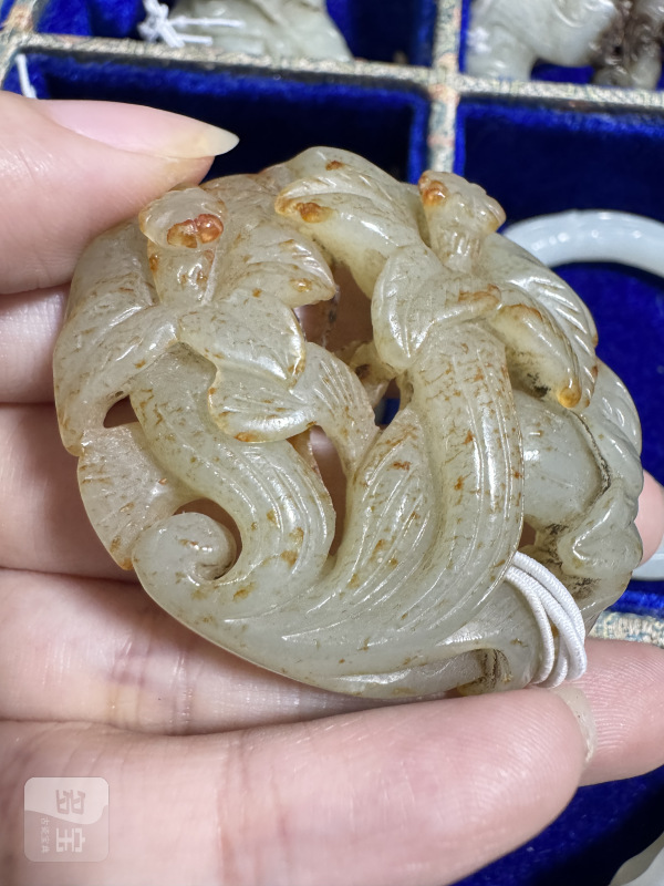明 沁玉镂雕凌霄花带饰 - 图7
